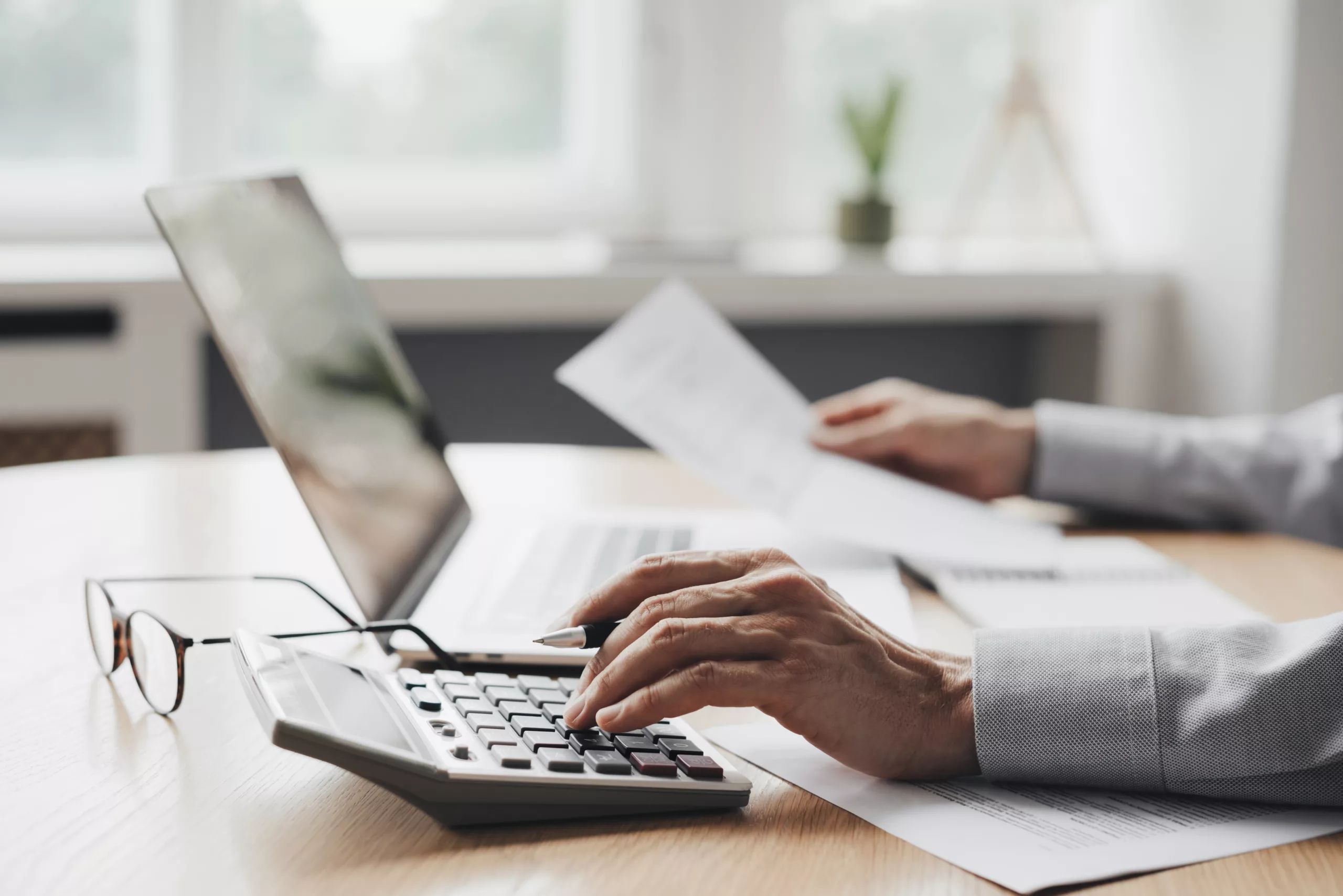 Ausschreibungen mit Taschenrechner - nicht bei Sourcify - sourcify.net